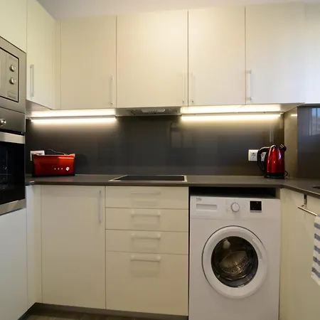 Apartment Rocamaura Iii Bx-9